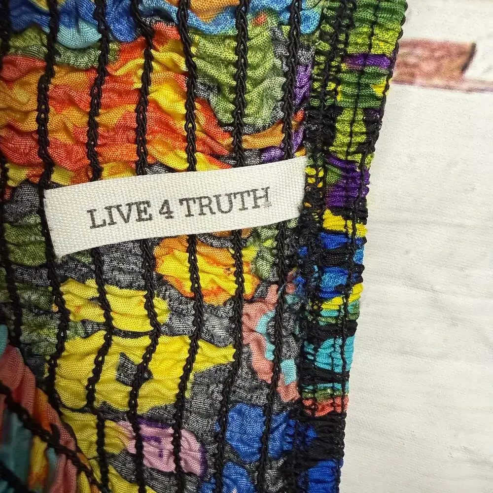 Live 4 Truth Smocked Abstract Graffiti Print Puff Sleeve Crop Top - Picture 2 of 8